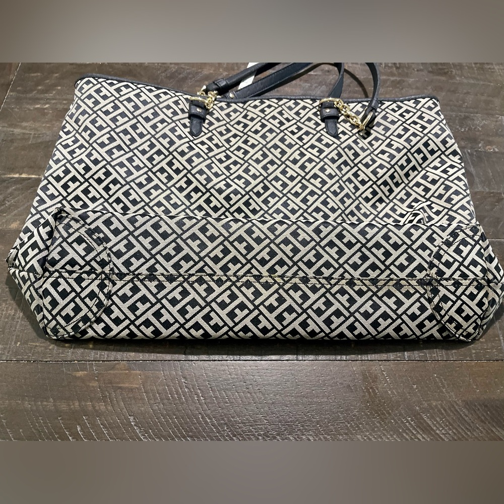 Tommy Hilfiger Logo Catch All Tote Bag Purse - Picture 6 of 10